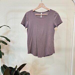 LULULEMON PURPLE SHORT SLEEVE TEE SHIRT, GOOD CONDITION, SIZE 2